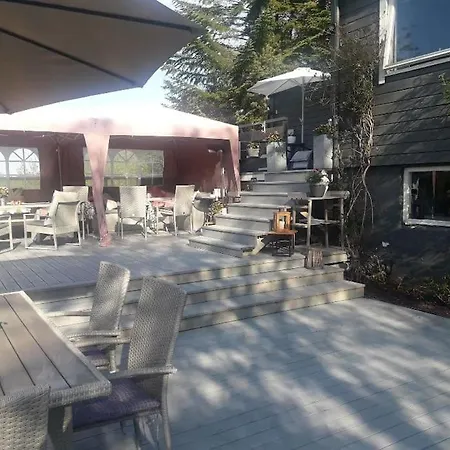 Sunny, Quiet, Large Terraces, Close To Everything Holiday home